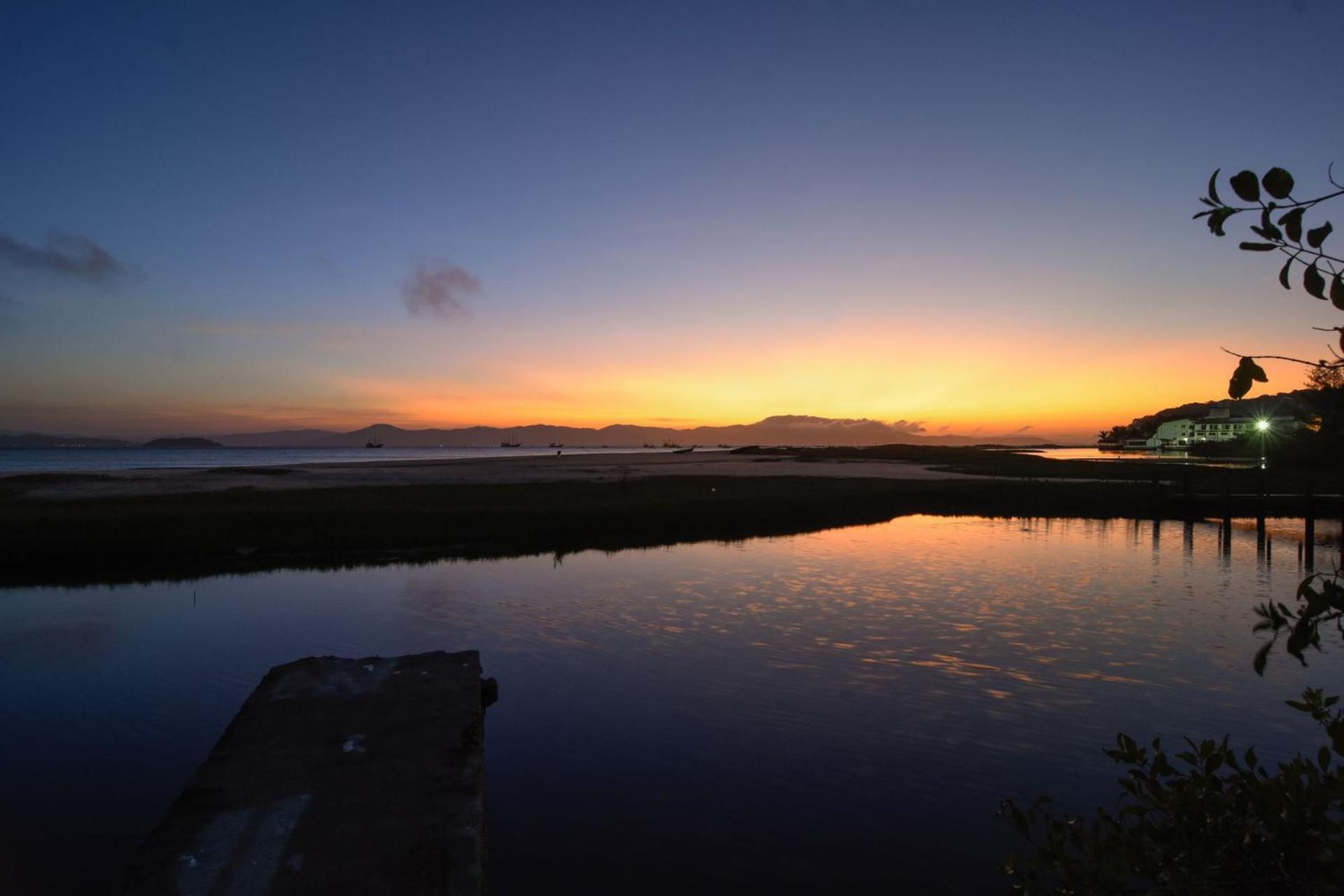 Terreo Em Pe Na Areia P847