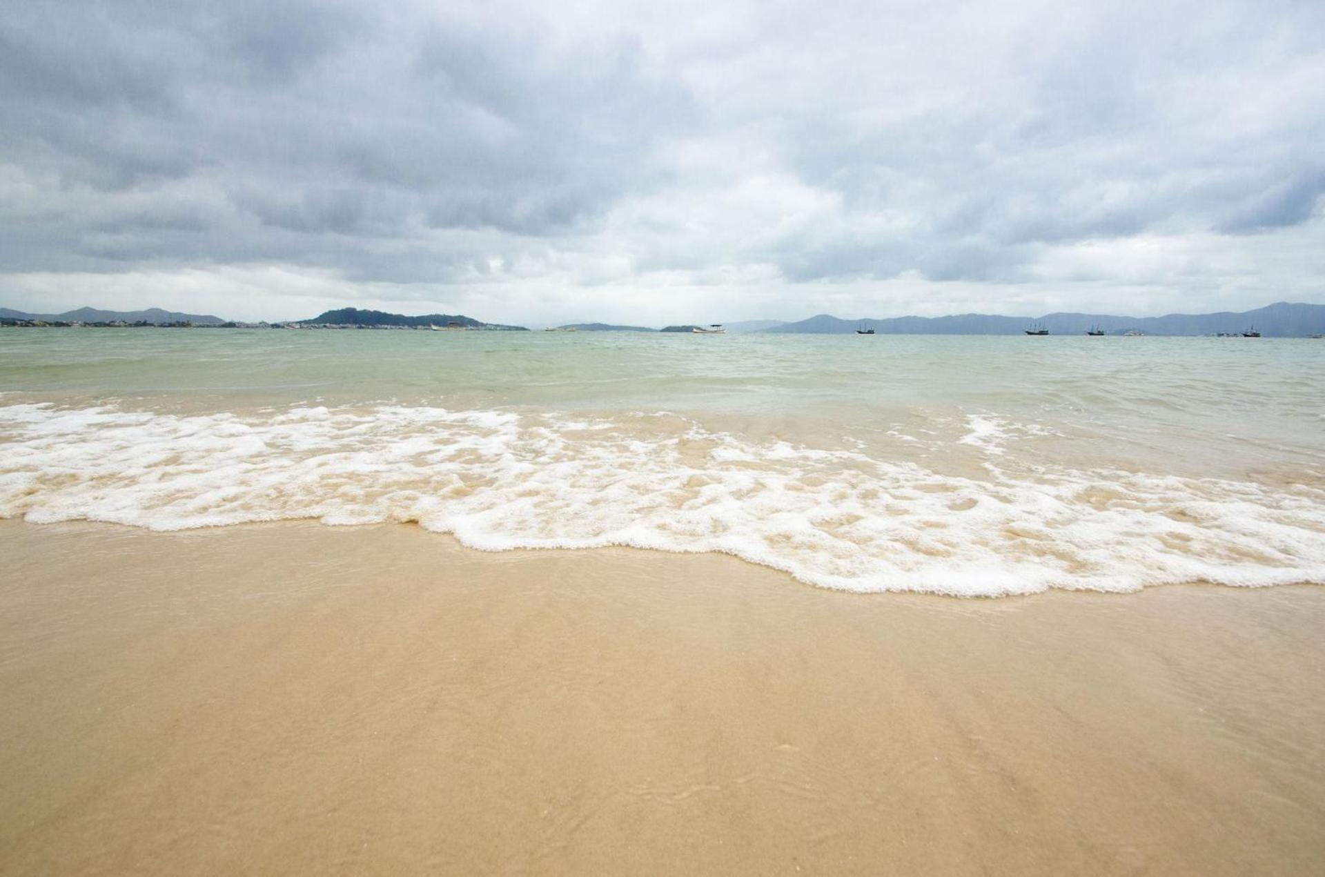 Terreo Em Pe Na Areia P847 公寓